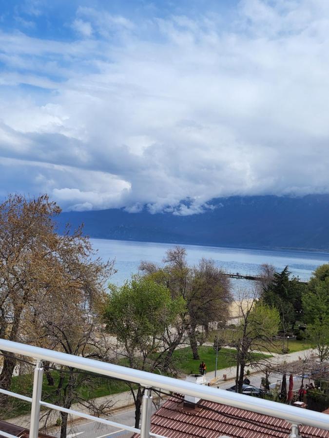 Guesthouse Bimbli Pogradec Extérieur photo