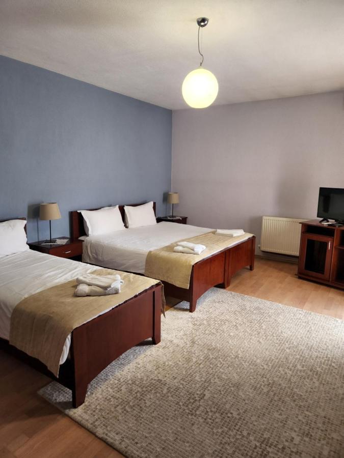 Guesthouse Bimbli Pogradec Extérieur photo