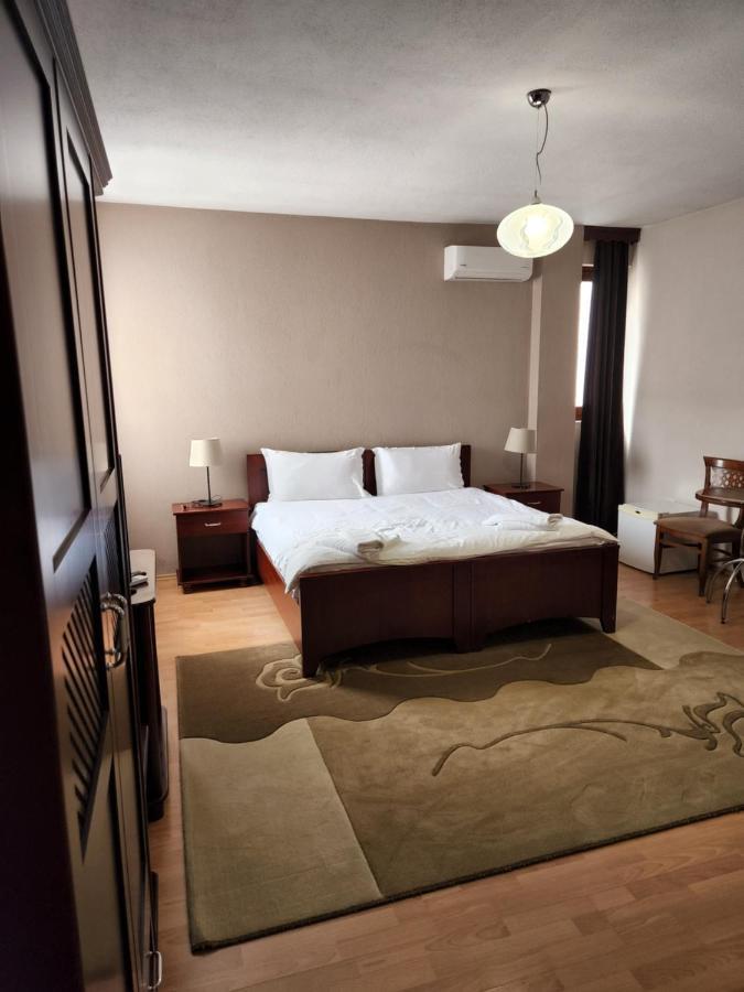 Guesthouse Bimbli Pogradec Extérieur photo