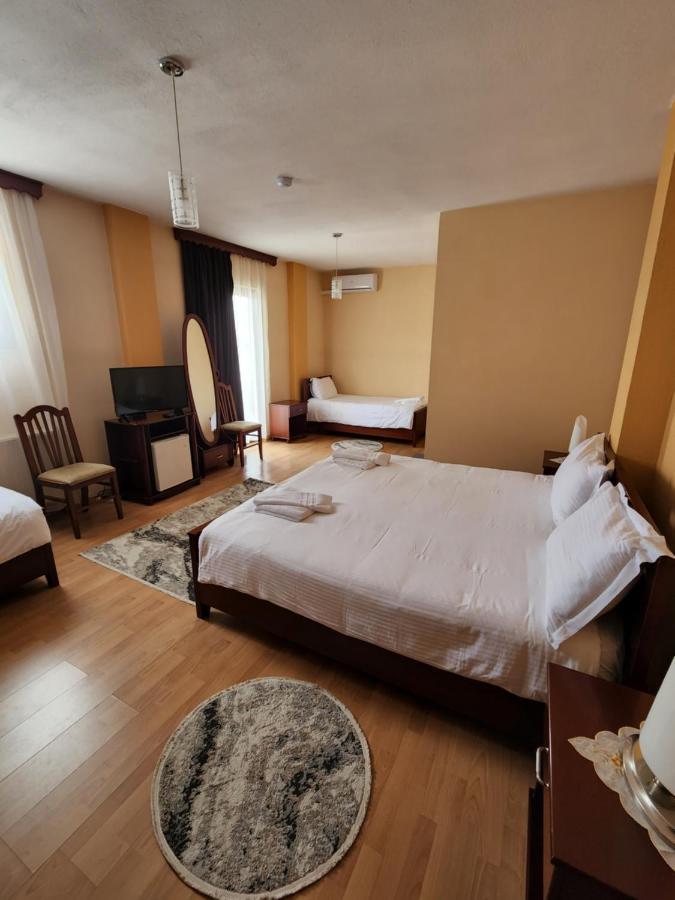 Guesthouse Bimbli Pogradec Extérieur photo