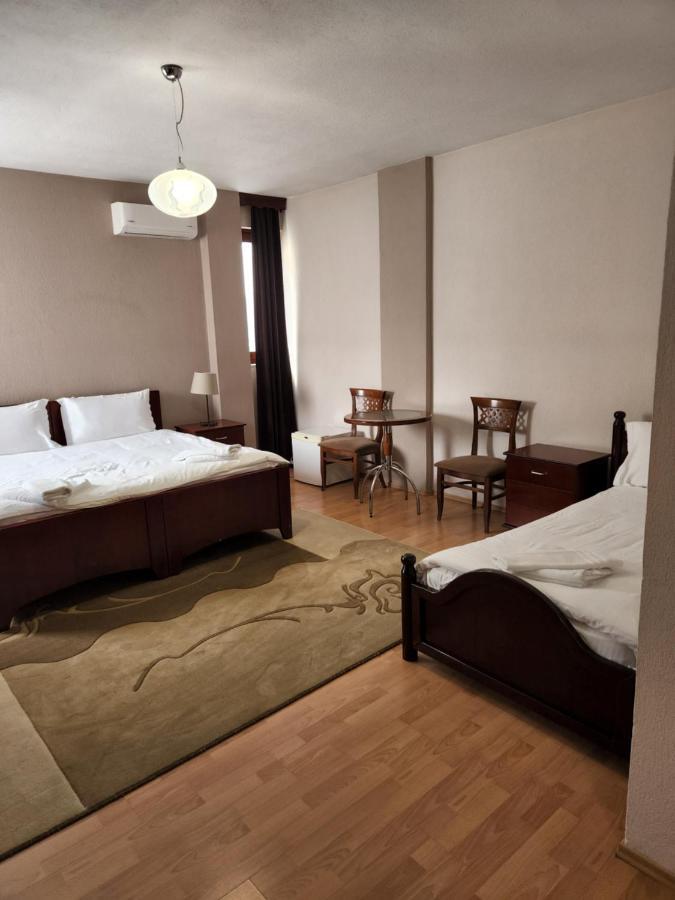 Guesthouse Bimbli Pogradec Extérieur photo