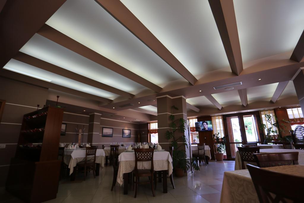 Guesthouse Bimbli Pogradec Extérieur photo